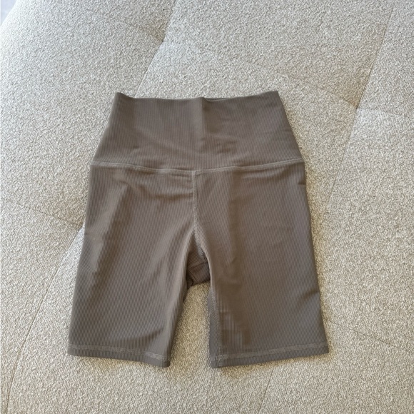 Five Pants - FIVE High Waisted Ribbed Biker Shorts Size Small Taupe Gray